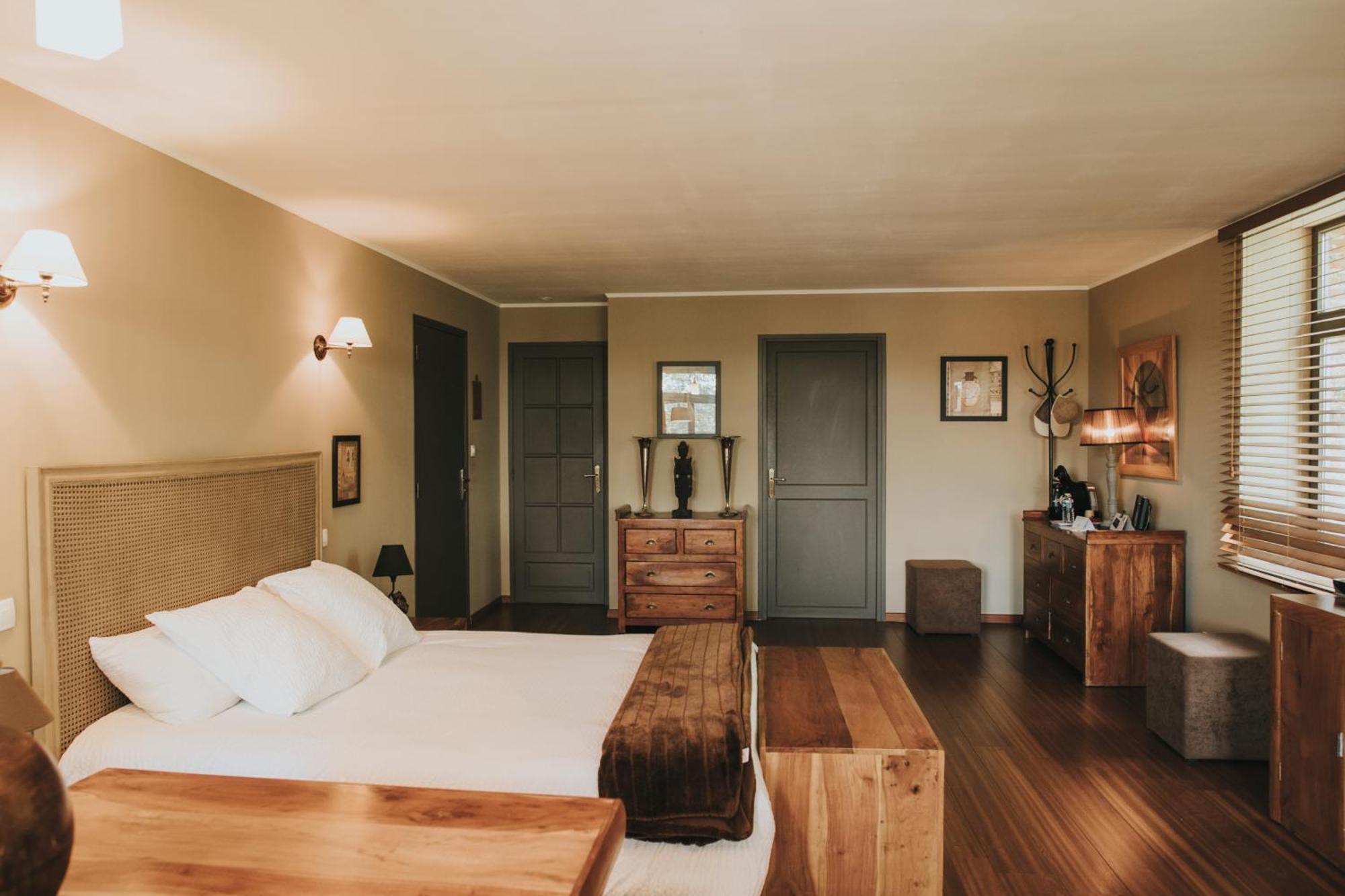 Logis Hotel-Restaurant - Le Moulin D'Artres Экстерьер фото